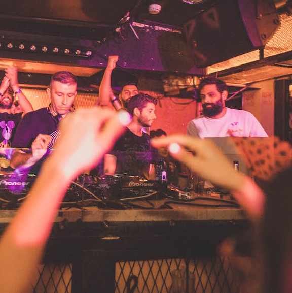 מרעידים את העיר